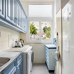 Traditional 2 Bedroom With Amazing Garden - Fiona - 26579al