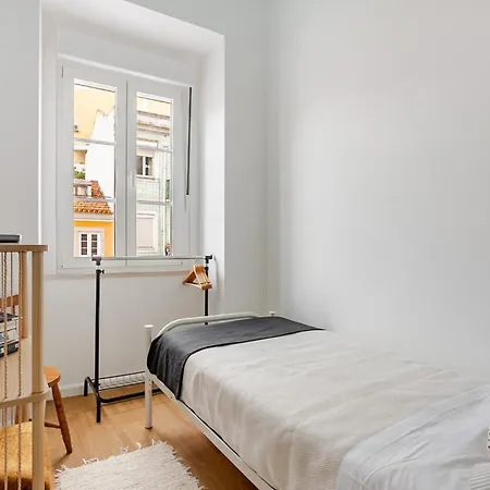 Traditional 2 Bedroom With Amazing Garden - Fiona - 26579al * Lisboa