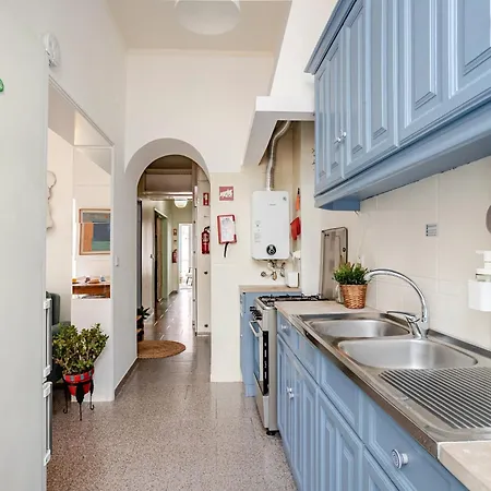 아파트 Fiona'S - Traditional 2 Bedroom Apartment With Amazing Garden *