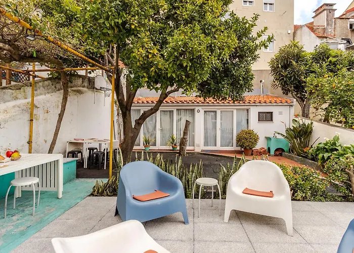 Traditional 2 Bedroom Apartment With Amazing Garden - Fiona - 26579Al * Lisboa
