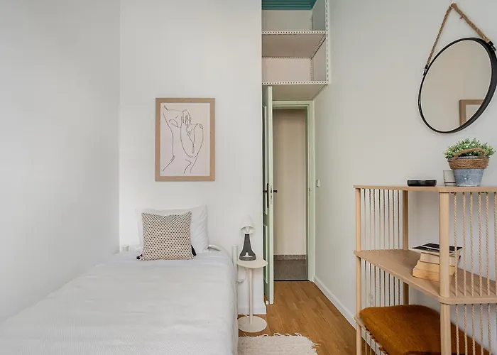 Traditional 2 Bedroom Apartment With Amazing Garden - Fiona - 26579Al Lägenhet Lisboa