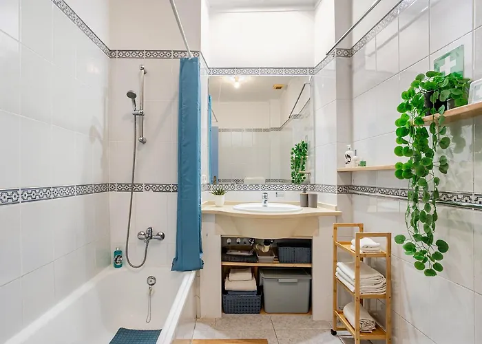 Traditional 2 Bedroom Apartment With Amazing Garden - Fiona - 26579Al Lägenhet *