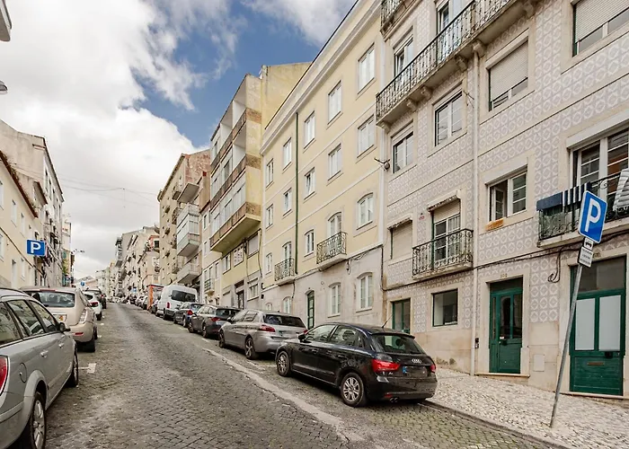 Traditional 2 Bedroom Apartment With Amazing Garden - Fiona - 26579Al Lägenhet Lisboa