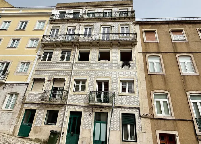 Traditional 2 Bedroom Apartment With Amazing Garden - Fiona - 26579Al *